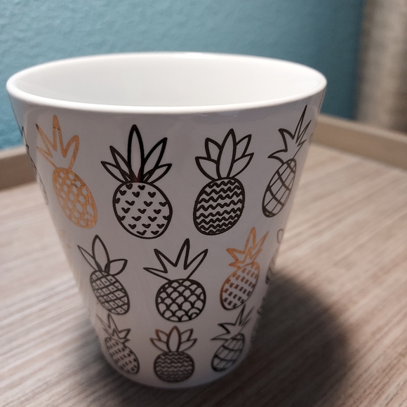 Pineapple Sunday Hawaii Aloha Gold Stoneware Mug - Picture 2 of 8